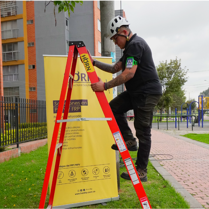 Escalera dieléctrica tipo Tijera 5 Pasos / 1.45 Metros - Tipo IA